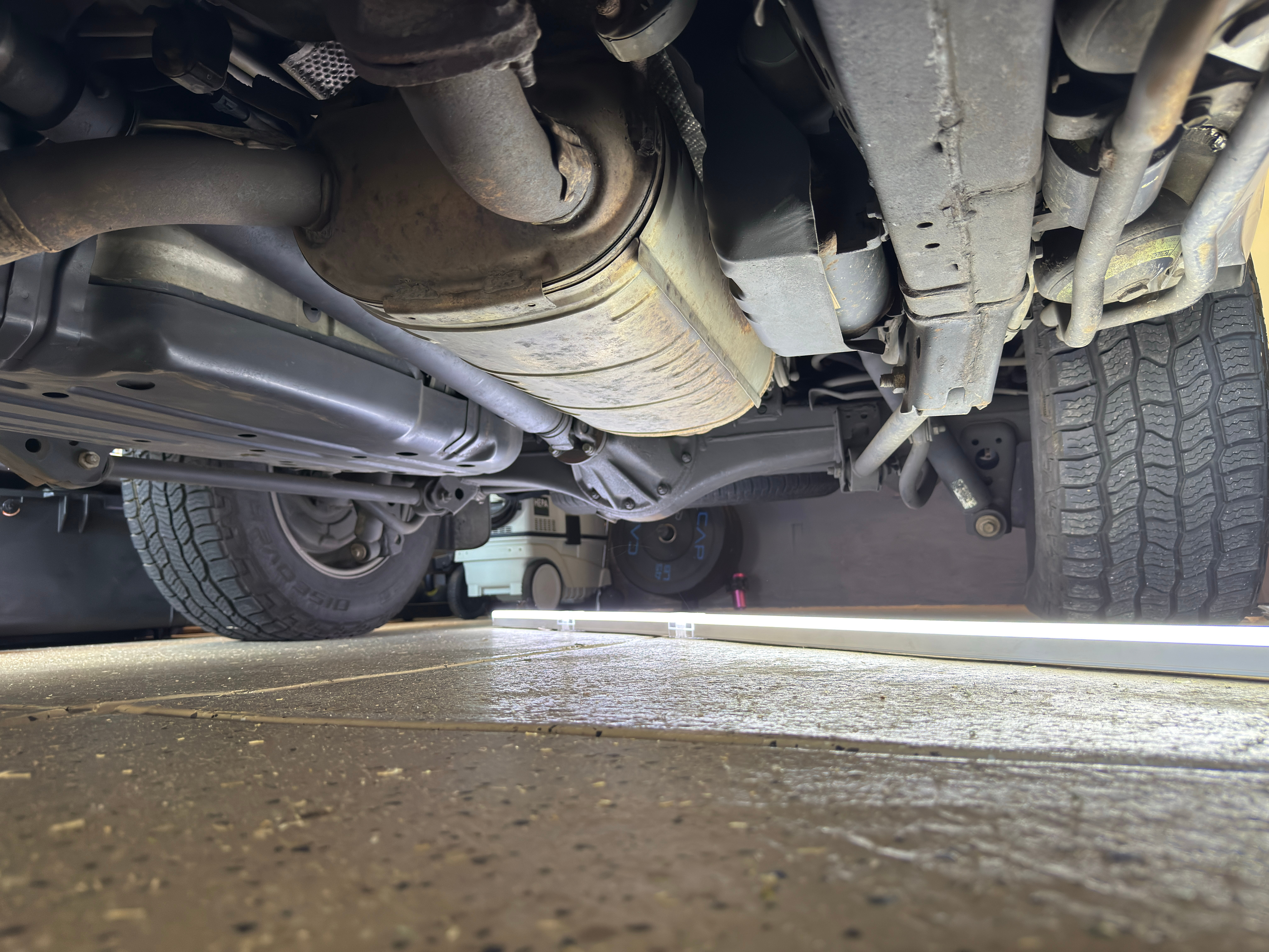 LX570 undercarriage — rust-free frame